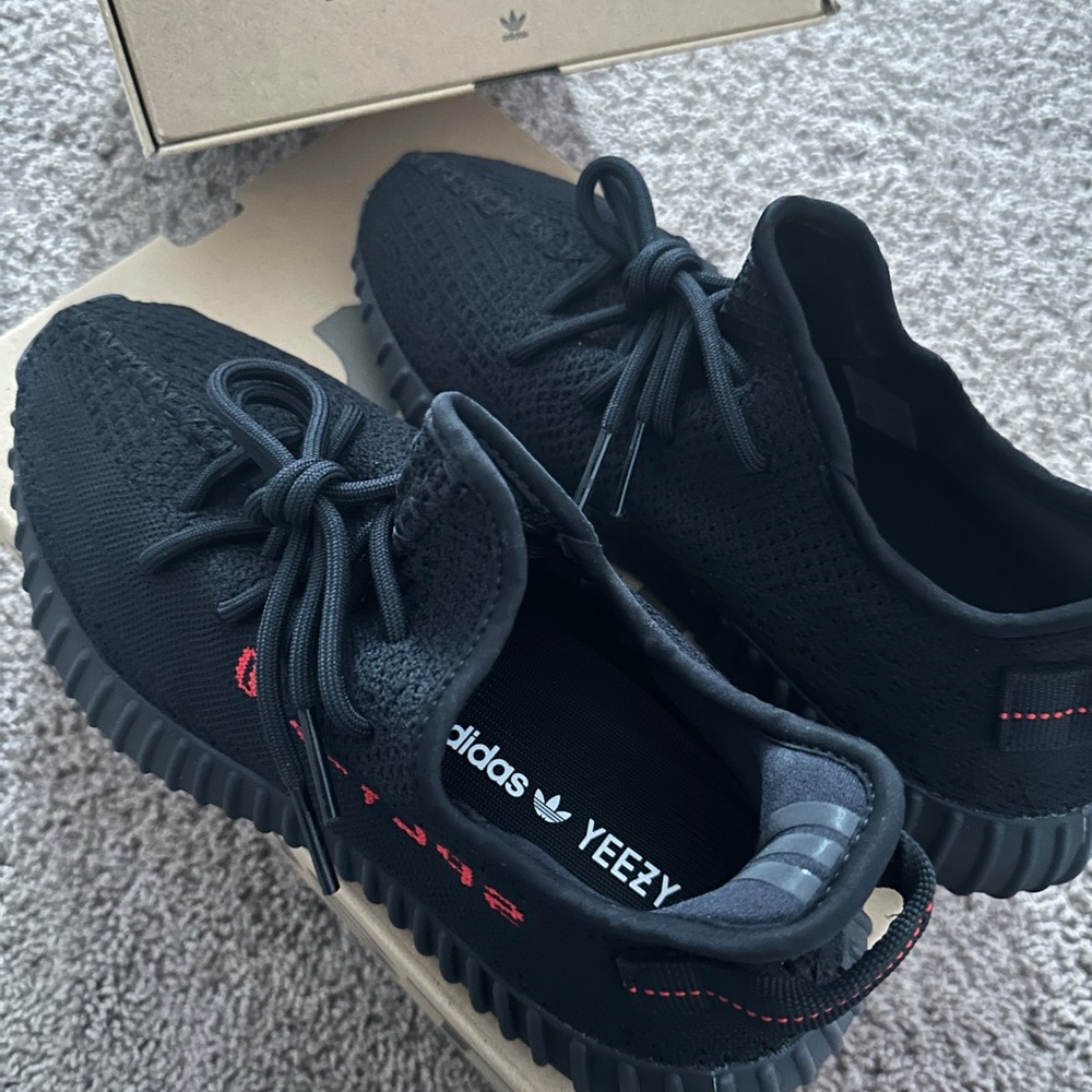 Yeezy V2 350 Bred